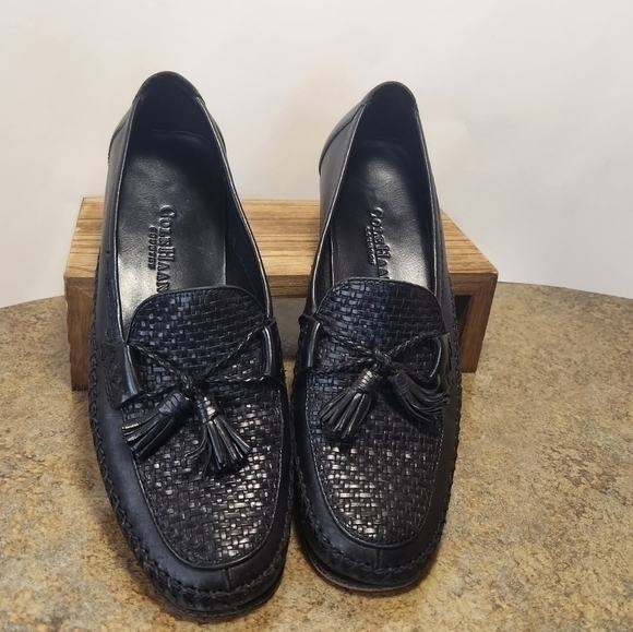 Cole Haan Shoes - Cole Haan classic black leather weaved front tassel loafer size 8AA Narrow